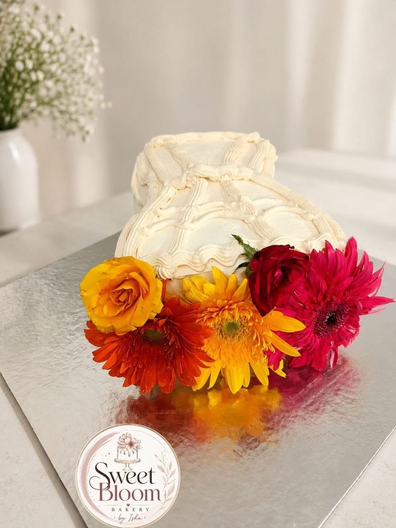 Buttercream basket cake with gerbera daisies and roses — Asansol